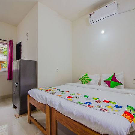 Oyo 13098 Home Studio Siolim Exteriör bild